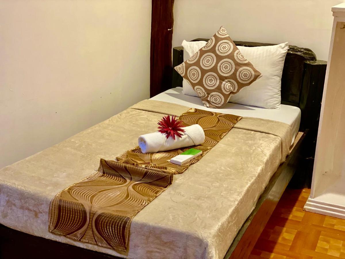 Sophias Beach Guest House Ель-Нідо Екстер'єр фото