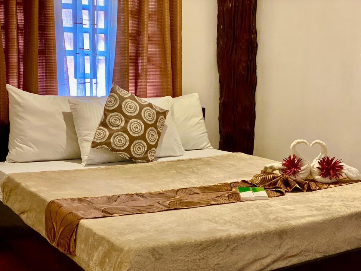 Sophias Beach Guest House Ель-Нідо Екстер'єр фото